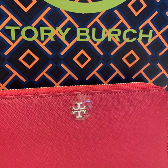 NWOT Authentic Tory Burch Emerson Zip Wallet - Picture 2 of 8